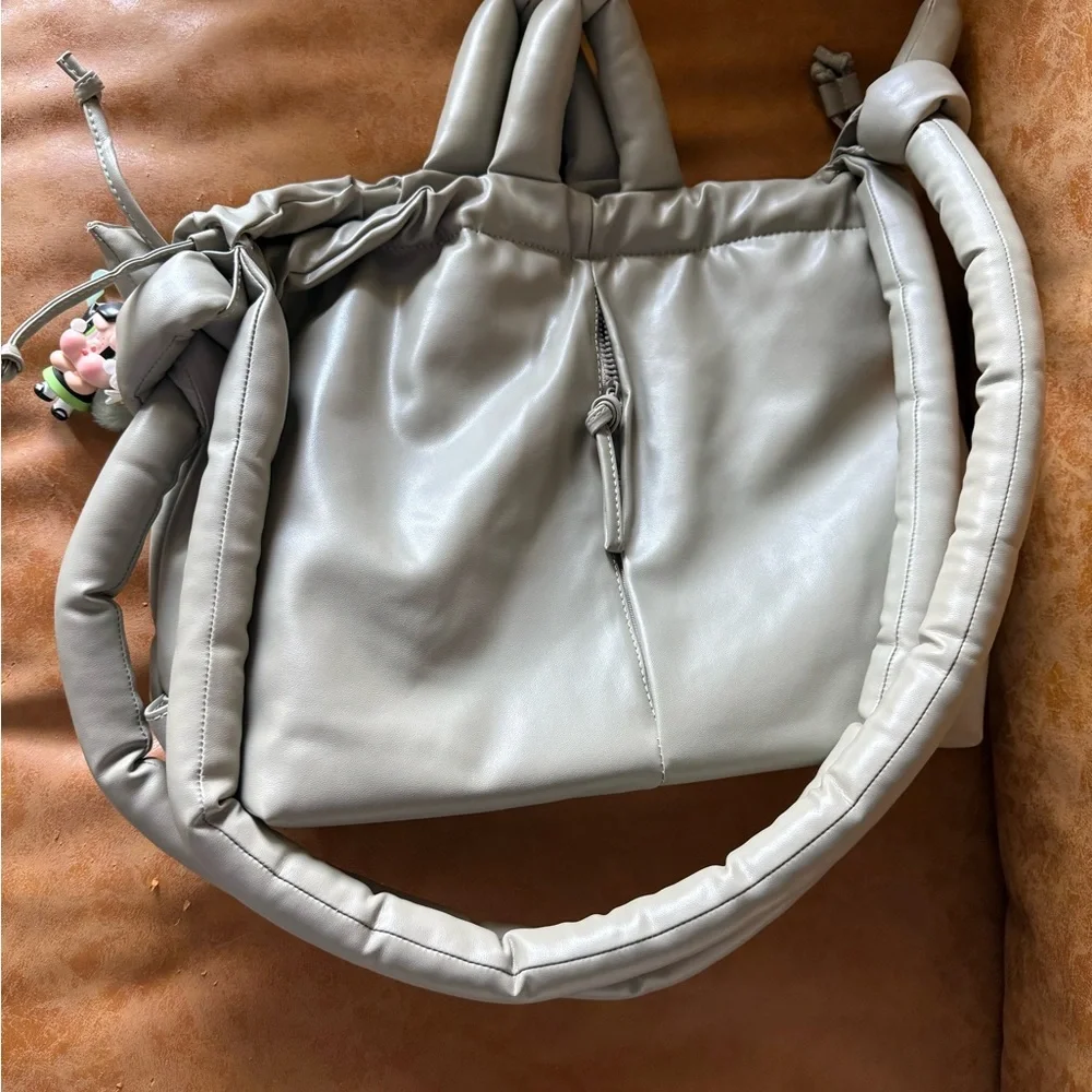 Olend Ona Vegan Leather Bag/Backpack in Sage Color - Picture 3 of 5